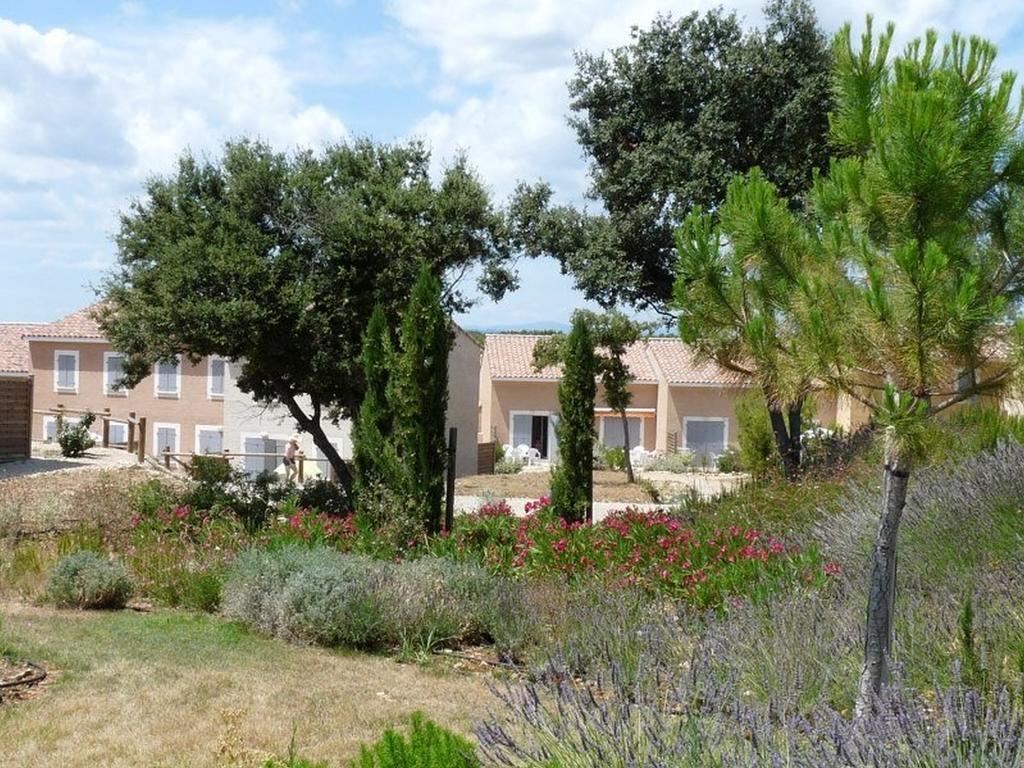 Residence Odalys Le Mas Des Vignes Calvisson Bagian luar foto