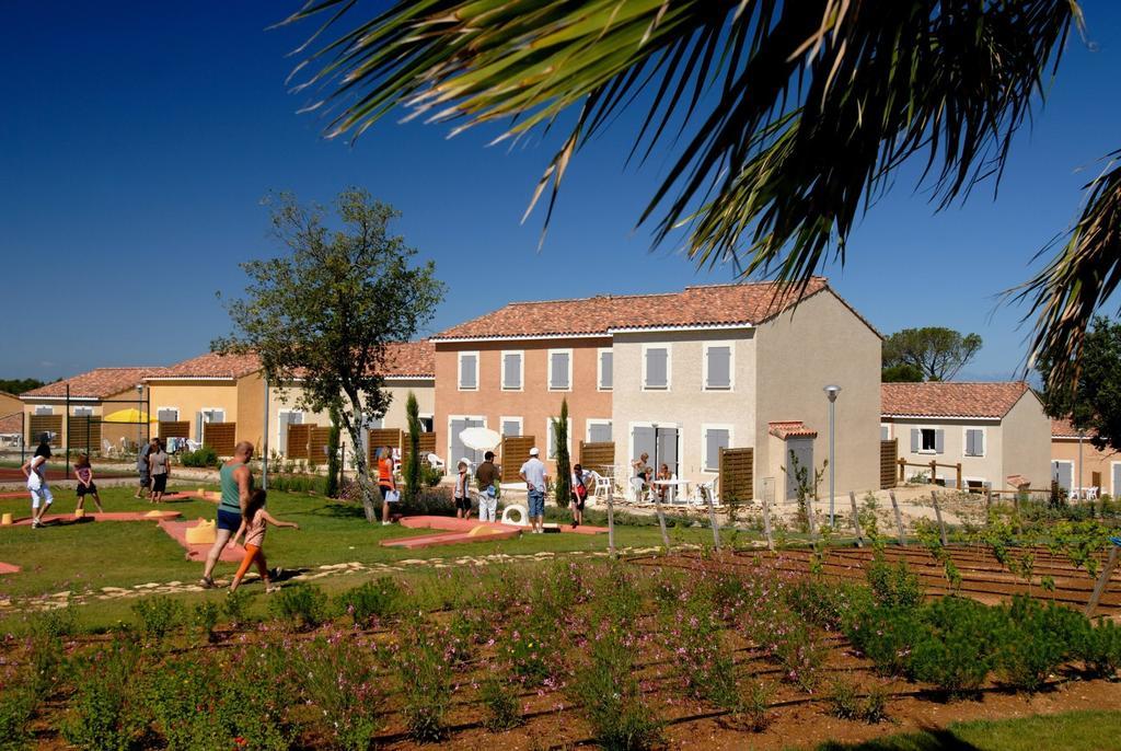 Residence Odalys Le Mas Des Vignes Calvisson Bagian luar foto