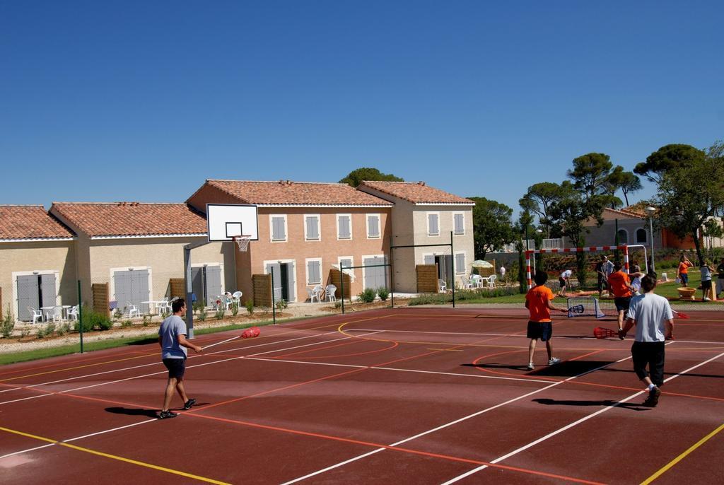 Residence Odalys Le Mas Des Vignes Calvisson Bagian luar foto